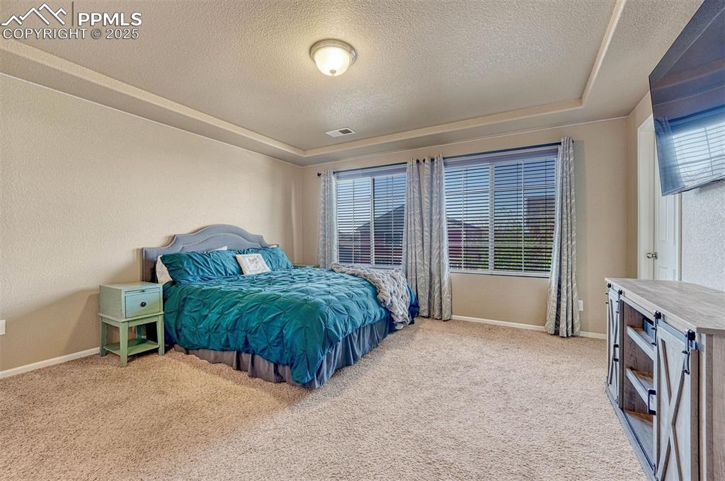 Image 15 of 31: Bedroom