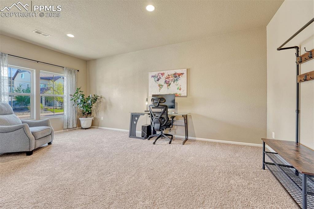 Image 8 of 31: Office