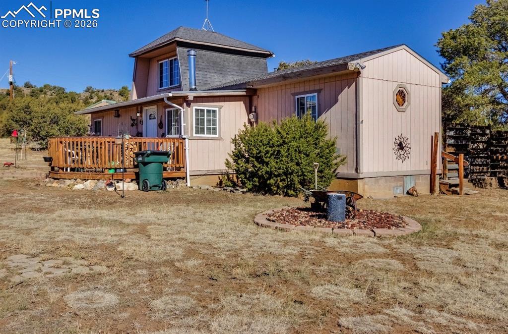 Image 14 of 30: Back of Structure