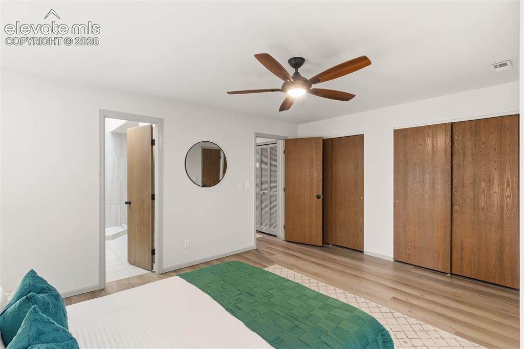 Image 18 of 27: Bedroom