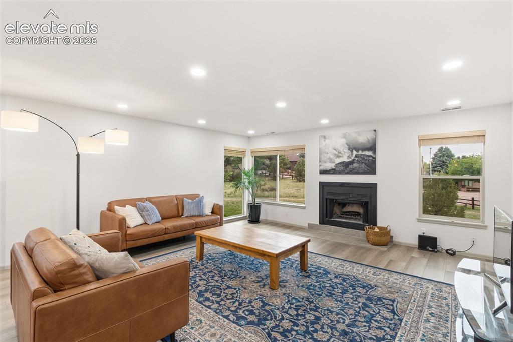 Image 6 of 27: Living Room
