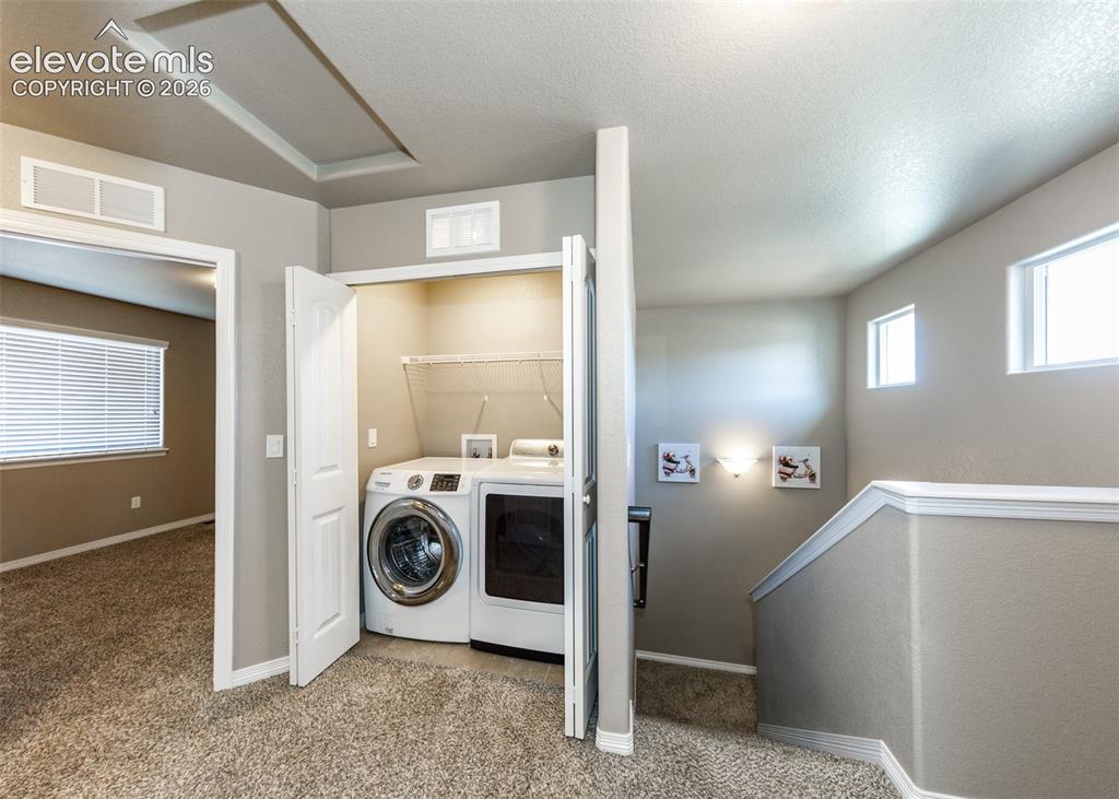 Image 18 of 32: Laundry