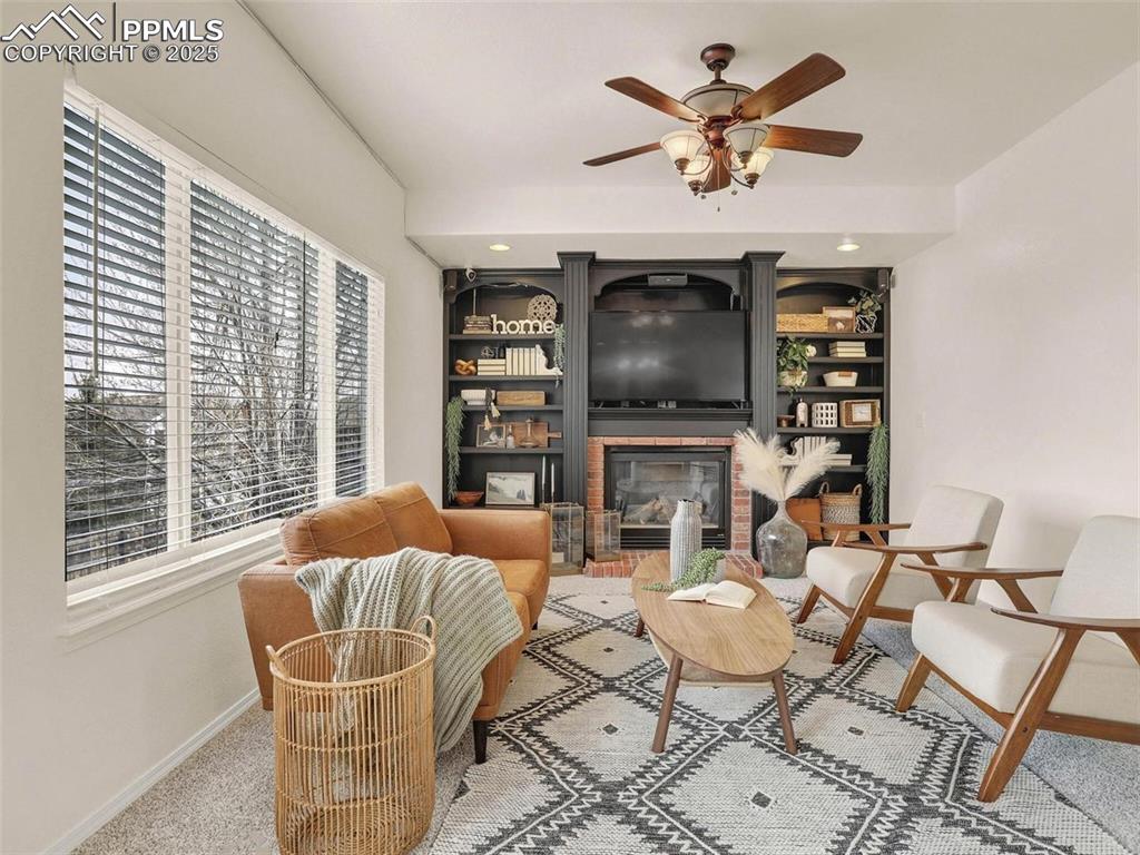 Image 2 of 34: Sitting Room