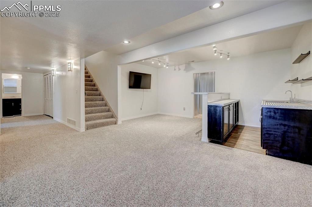 Image 26 of 34: Living Room