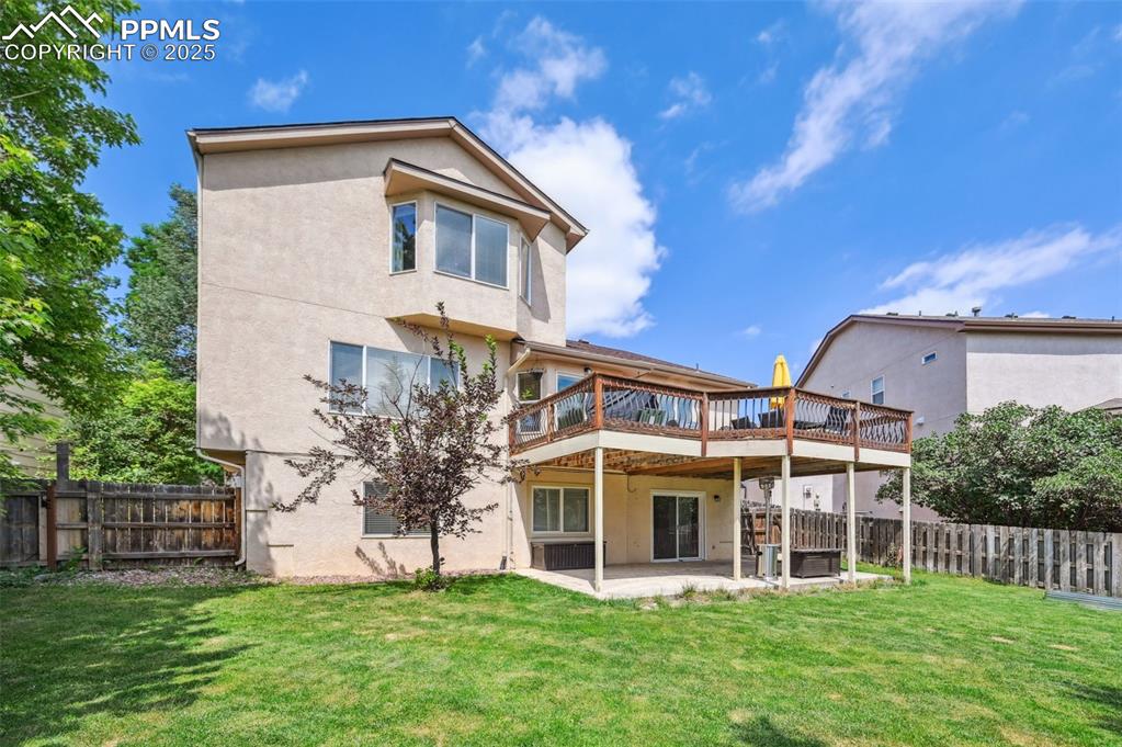 Image 29 of 34: Back of Structure