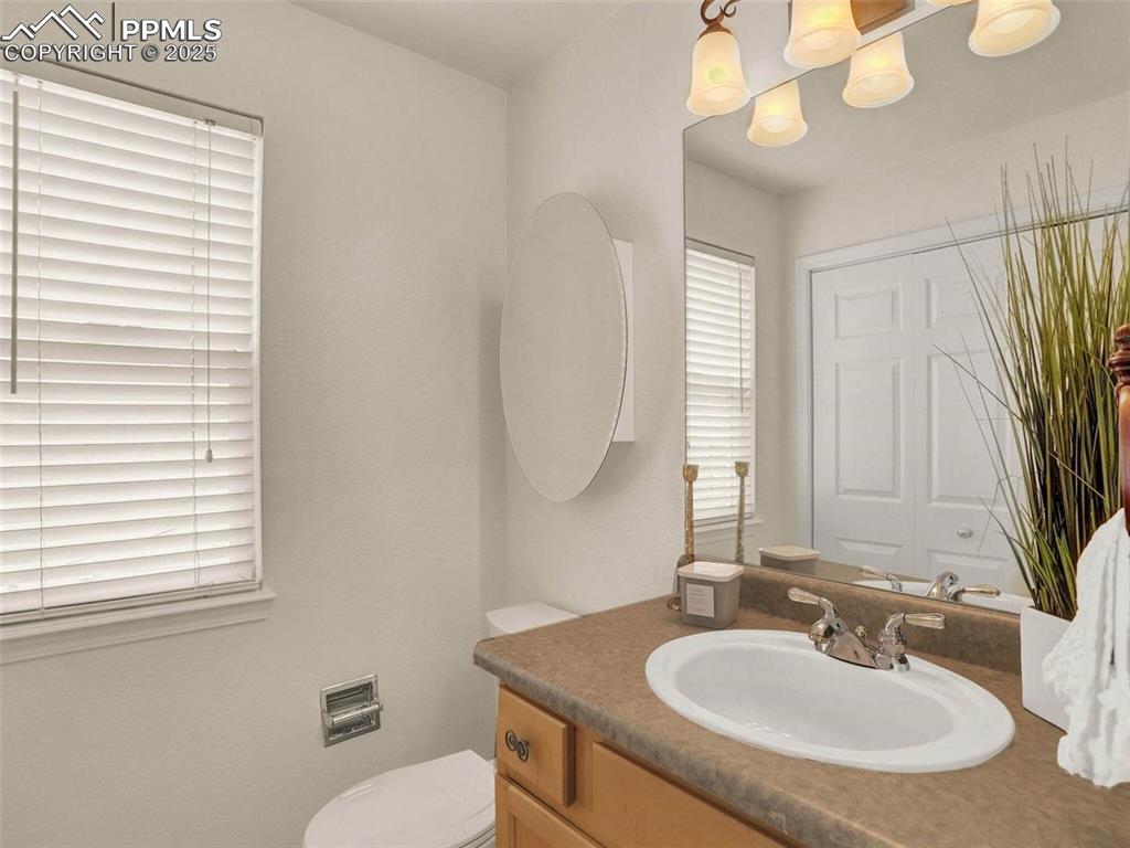 Image 7 of 34: Bathroom