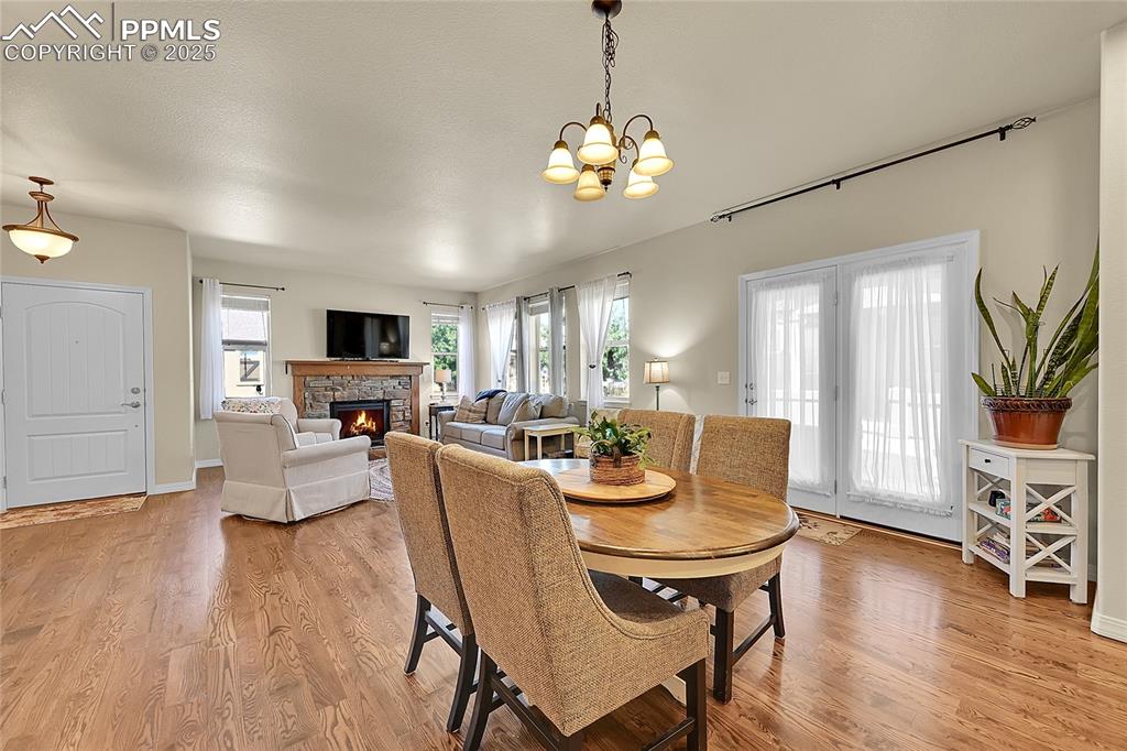 Image 13 of 29: Dining Area