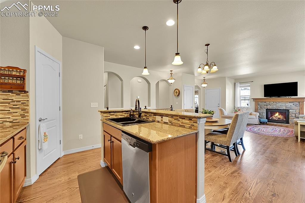 Image 16 of 29: Kitchen