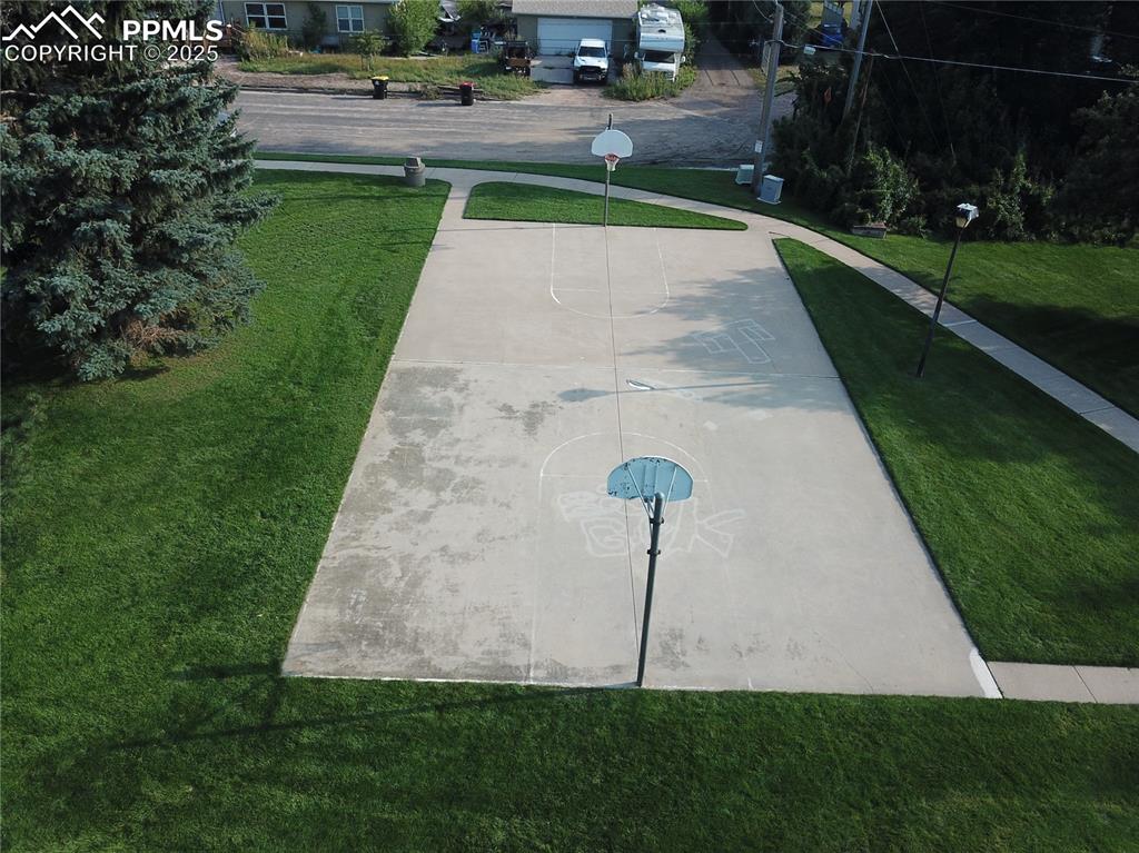 Image 11 of 14: Adjacent park