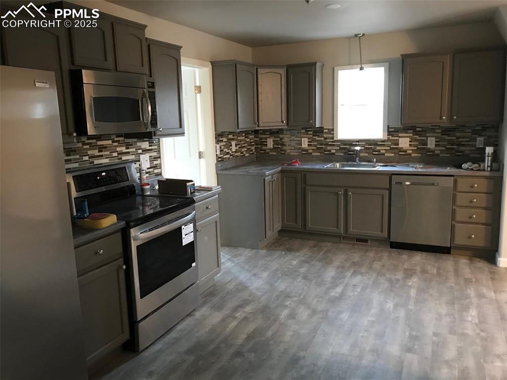 Image 3 of 14: Remodeled unit 515