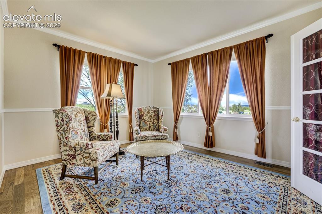 Image 11 of 50: Living Room