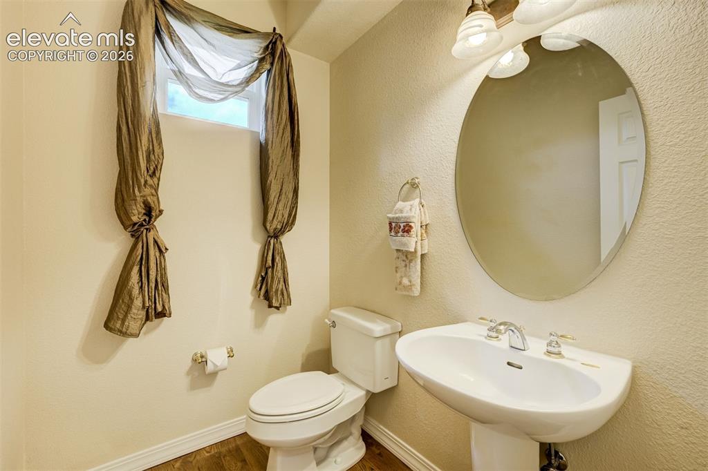 Image 15 of 50: Bathroom