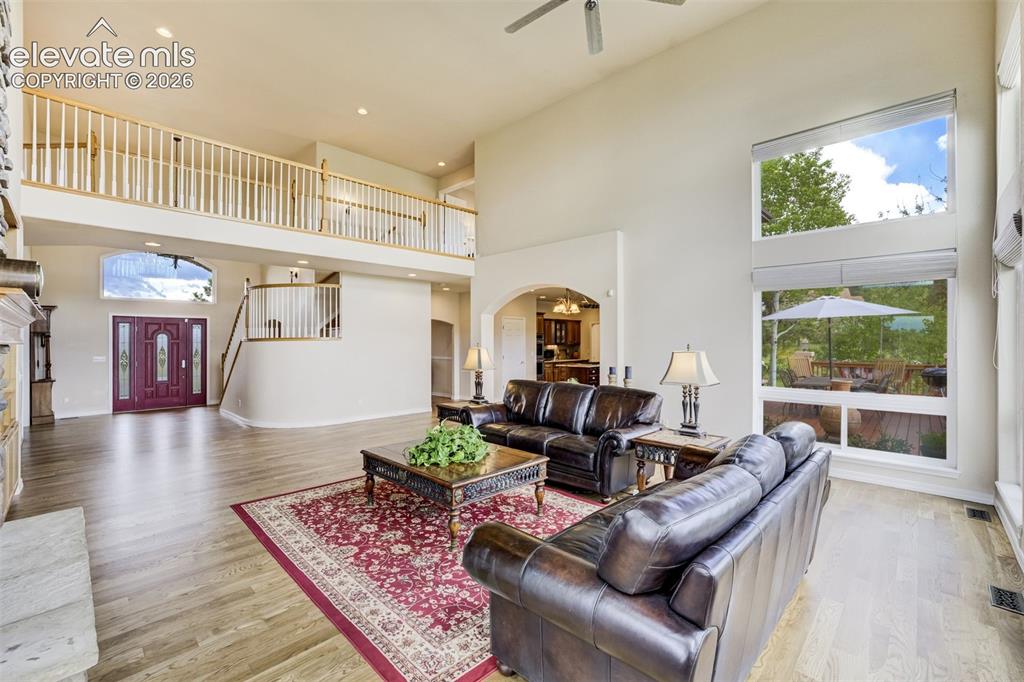 Image 6 of 50: Family Room