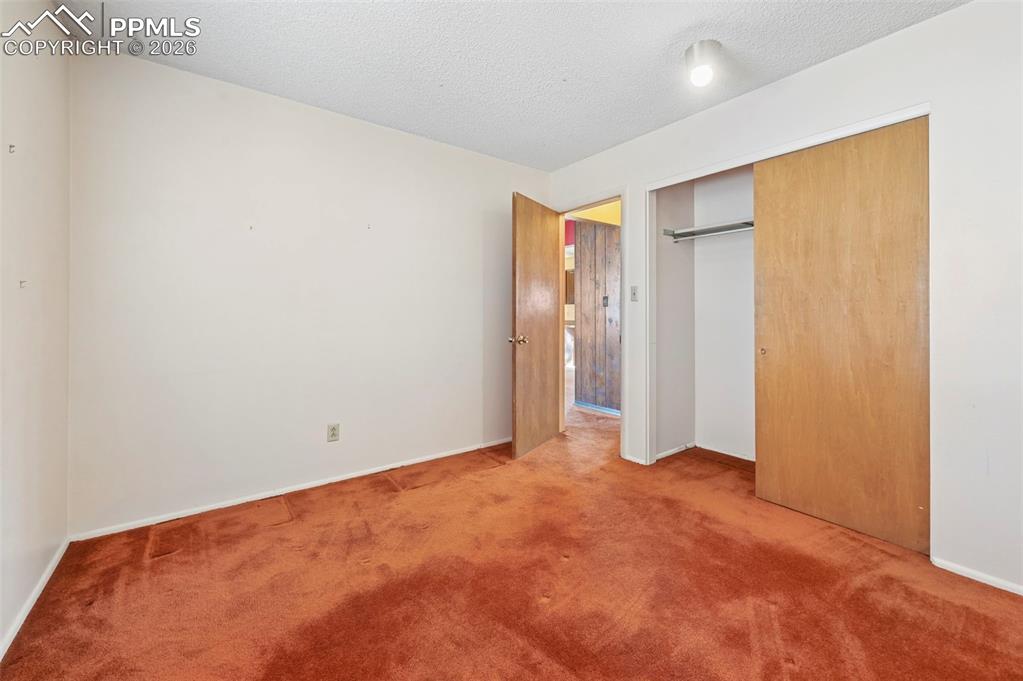 Image 13 of 30: Bedroom