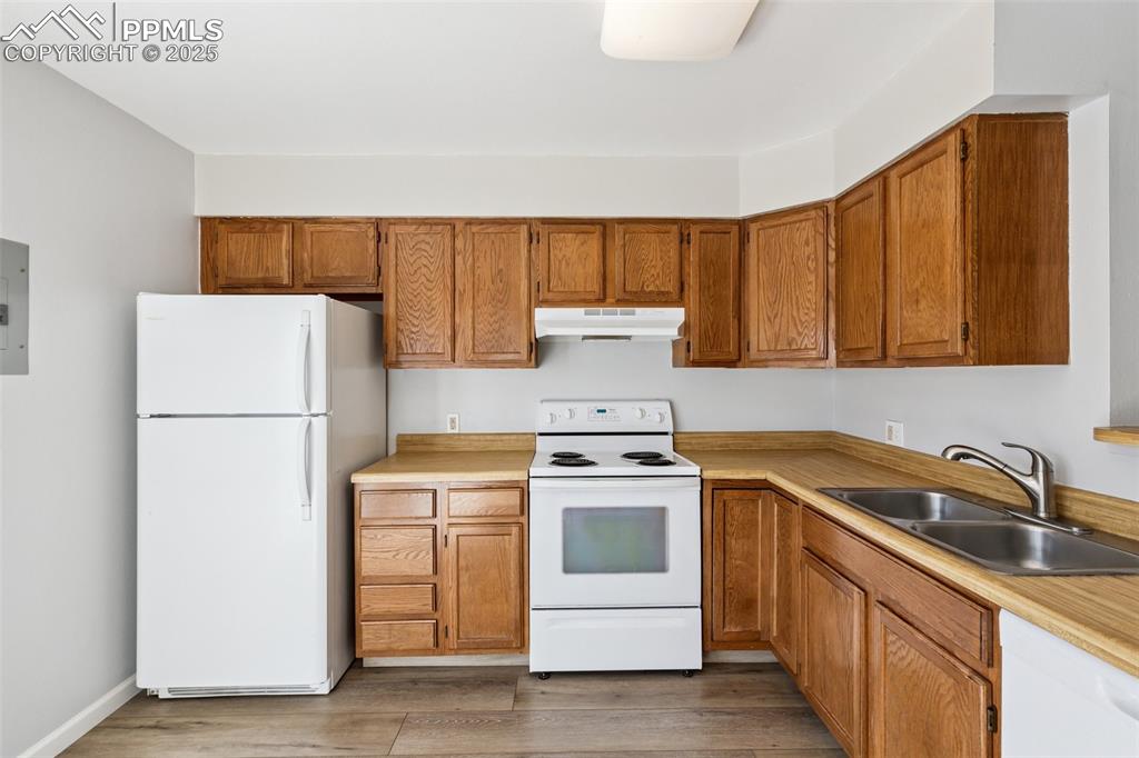Image 9 of 24: Good storage and counter top space