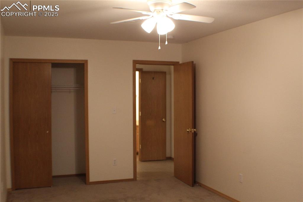 Image 10 of 23: Bedroom