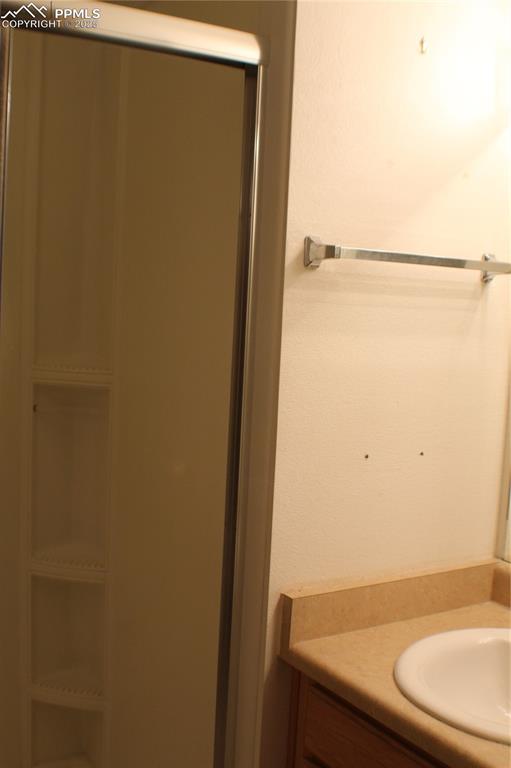Image 11 of 23: Bathroom