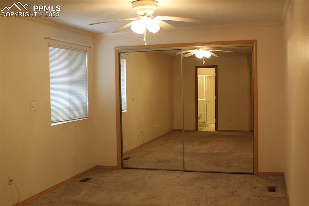 Image 6 of 23: Bedroom