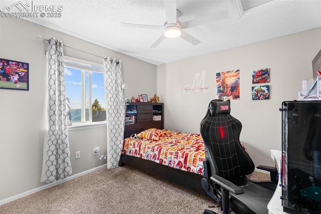 Image 13 of 30: Bedroom