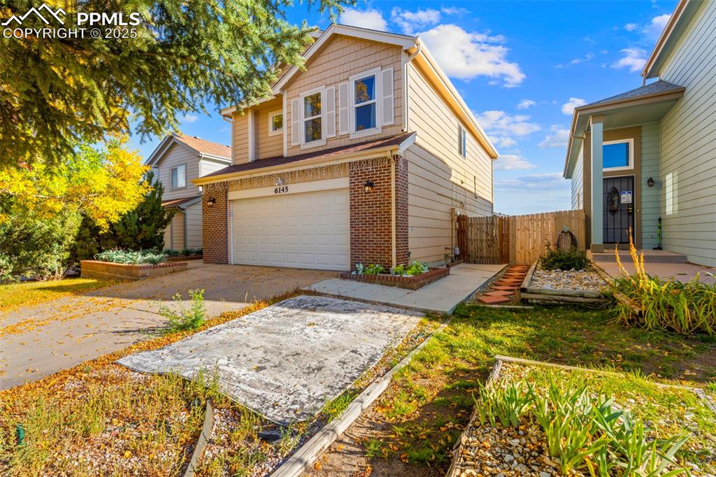 Image 3 of 30: Front of Structure