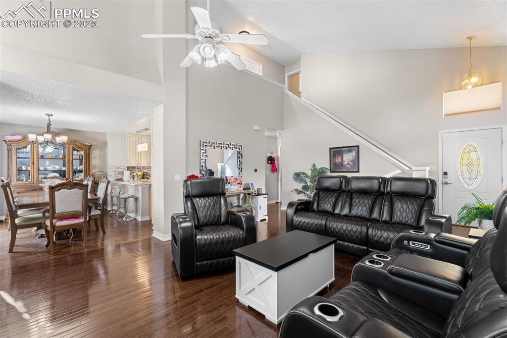 Image 5 of 30: Living Room