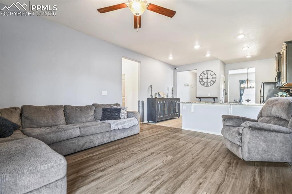 Image 10 of 21: Living Room