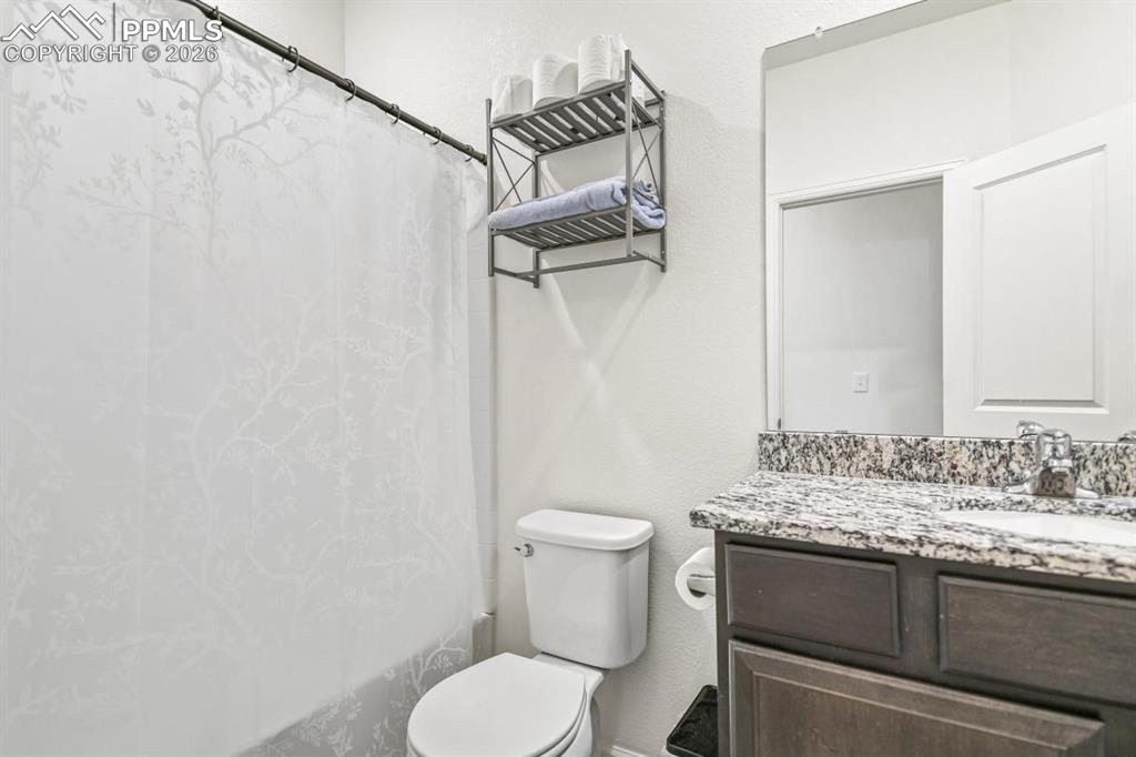 Image 13 of 21: Bathroom