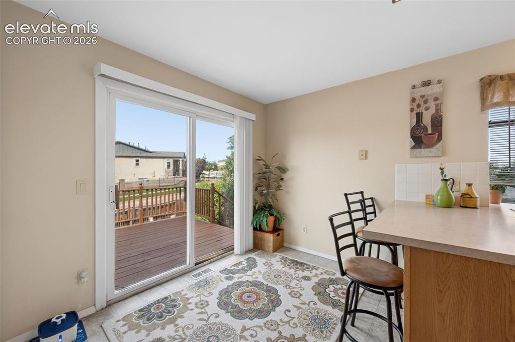 Image 10 of 28: Dining Area