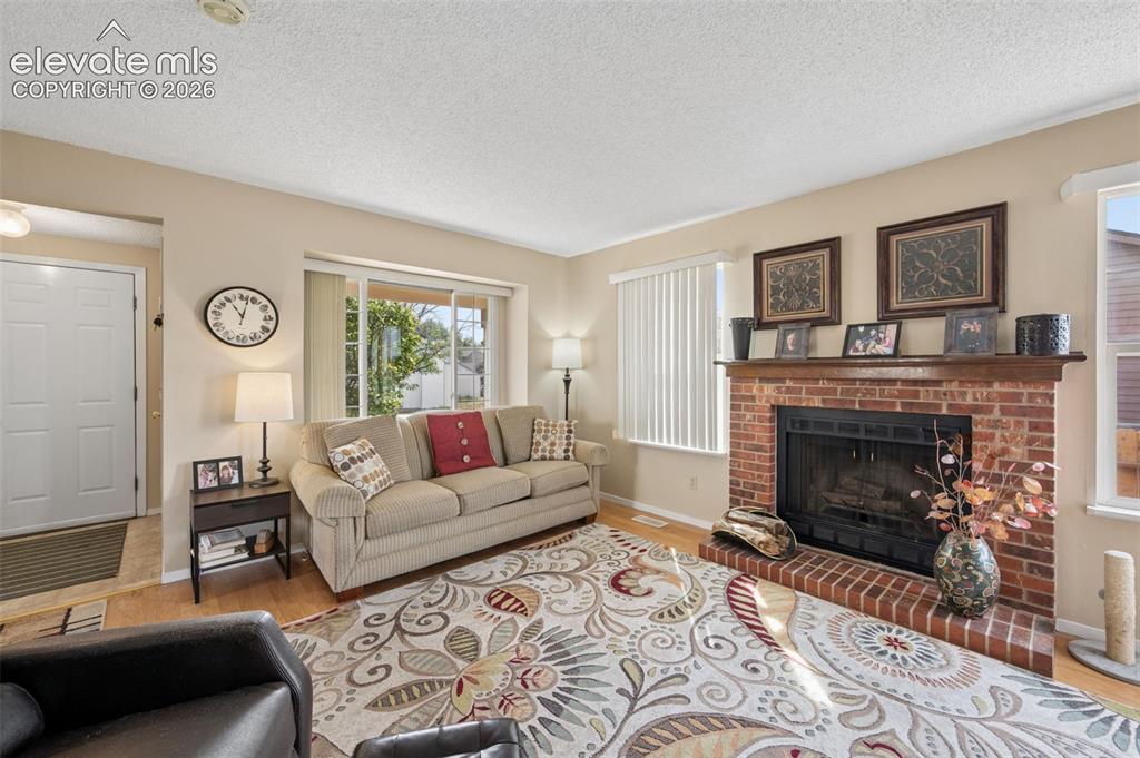 Image 4 of 28: Living Room