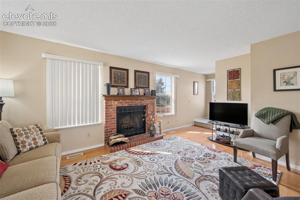 Image 5 of 28: Living Room