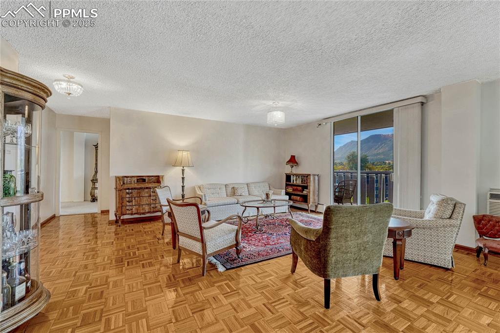 Image 11 of 50: Living Room