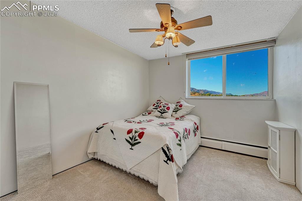 Image 27 of 50: Bedroom