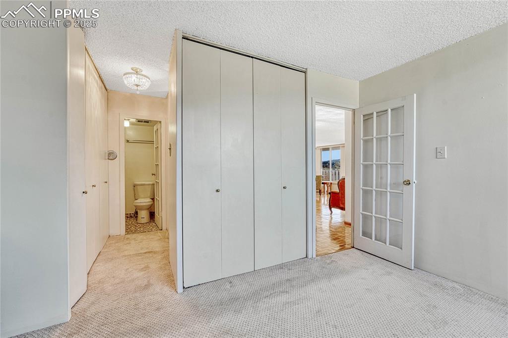 Image 31 of 50: Bedroom