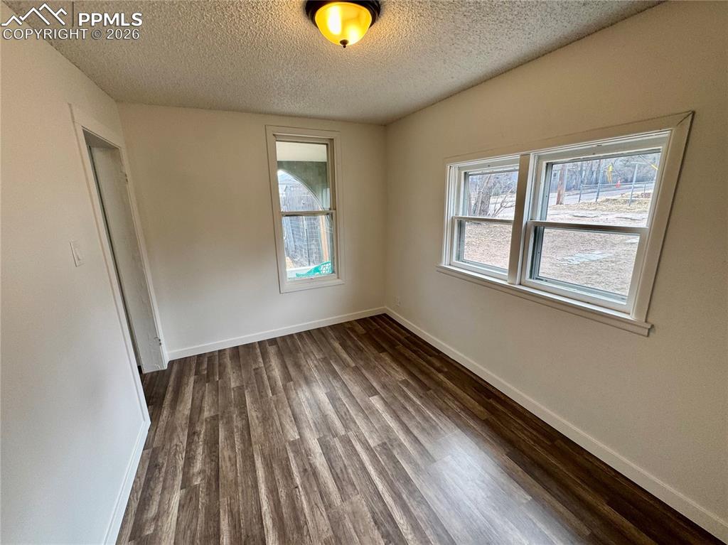 Image 10 of 16: Bedroom