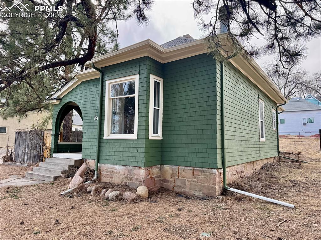 Image 2 of 16: Side of Structure