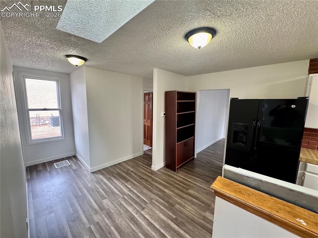 Image 8 of 16: Kitchen