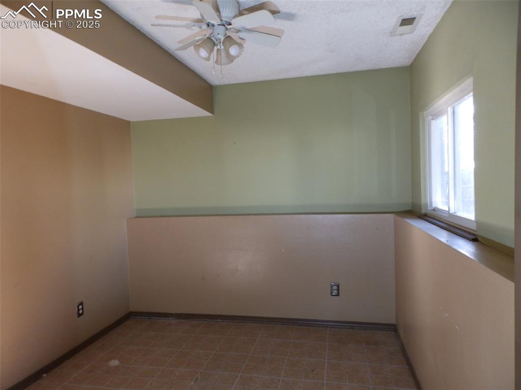 Image 11 of 19: Bedroom