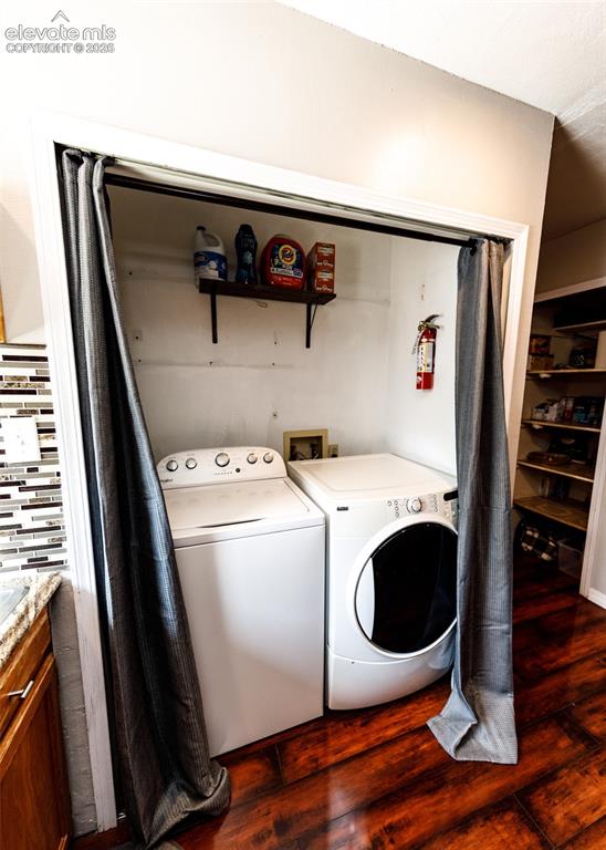 Image 13 of 36: Laundry