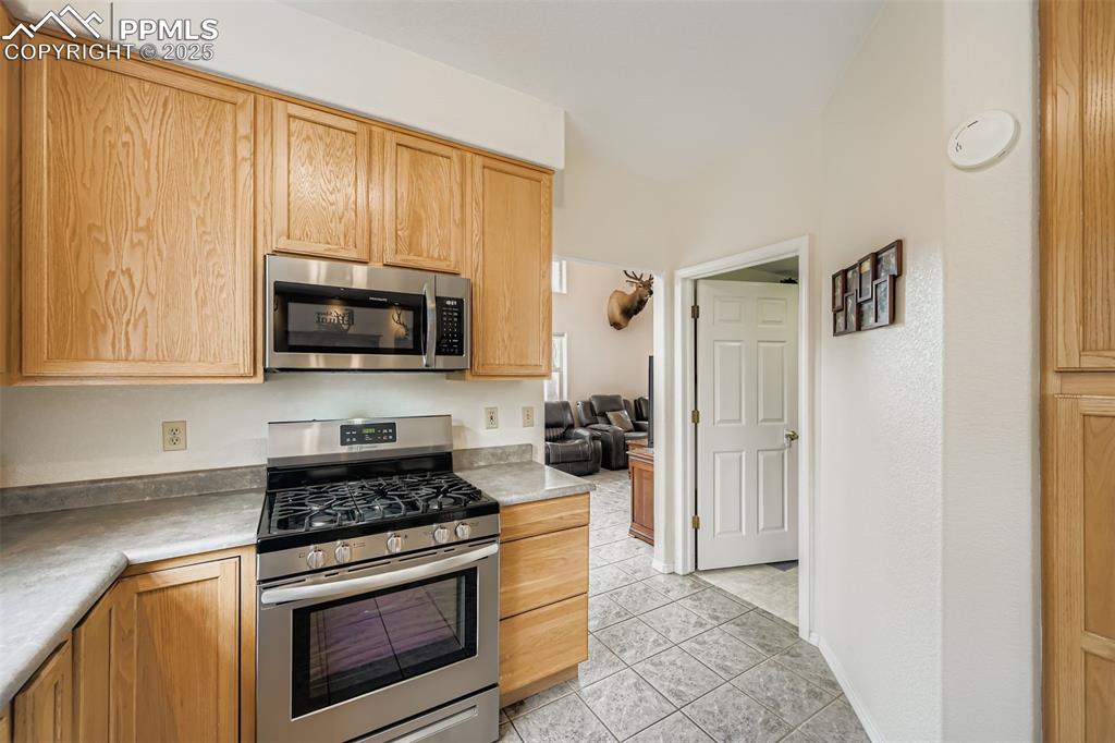 Image 11 of 35: Kitchen