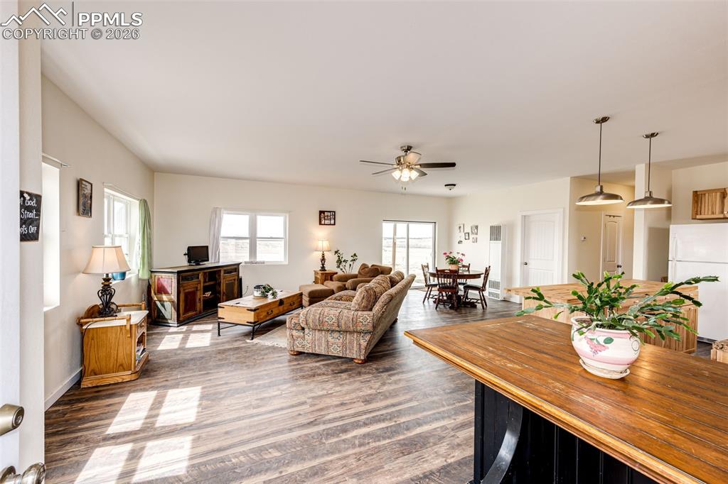 Image 33 of 37: Living Room