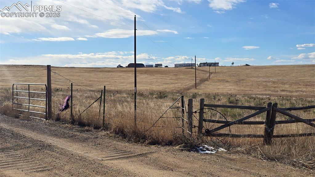 Image 37 of 37: Yard