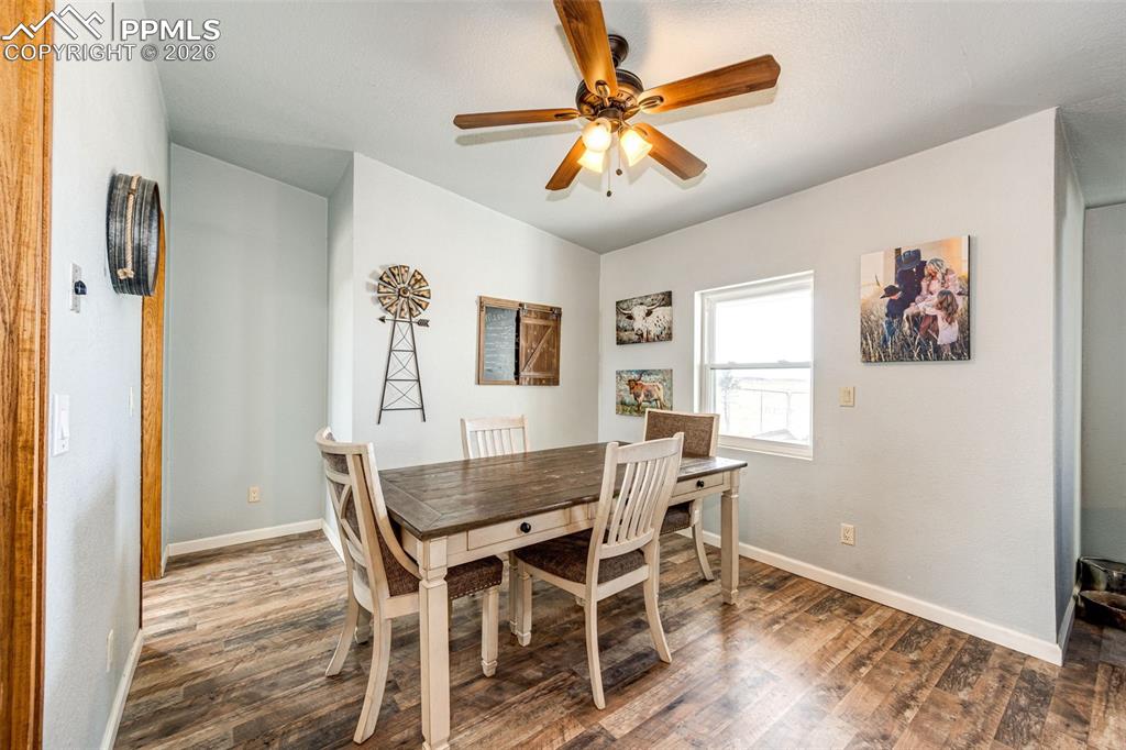 Image 7 of 37: Dining Area