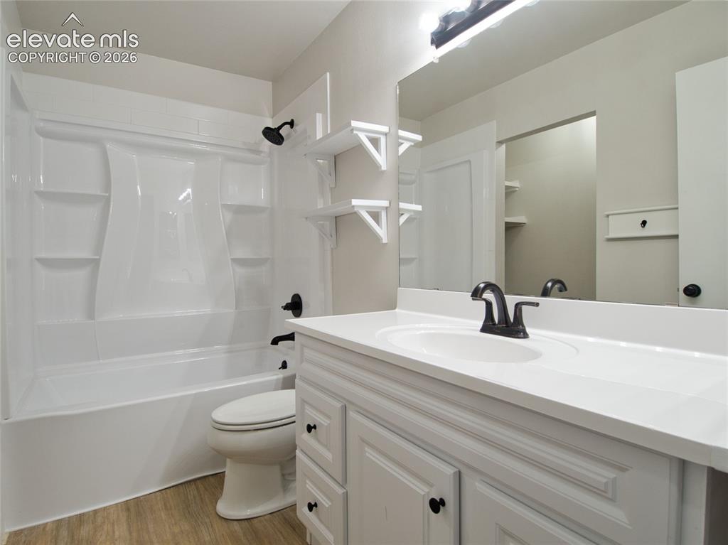 Image 20 of 39: Hall bathroom