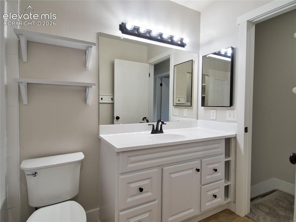 Image 21 of 39: Hall bathroom
