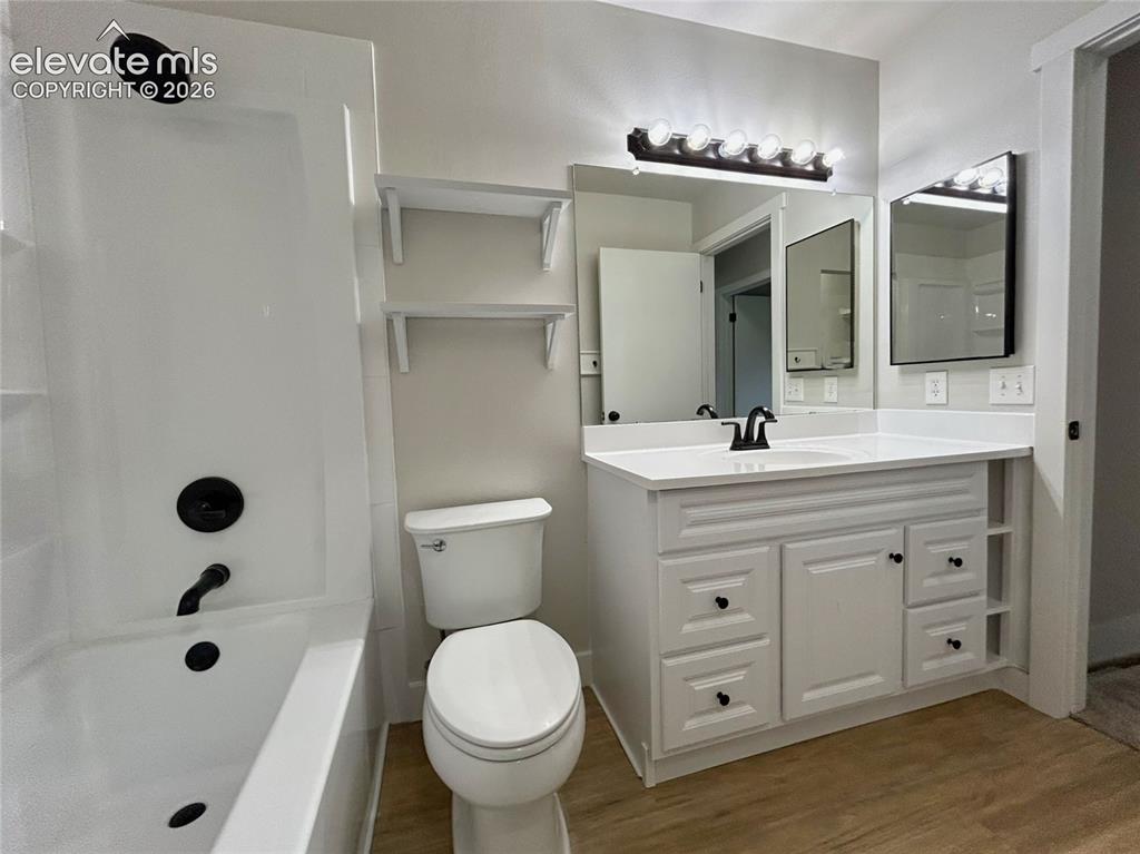 Image 22 of 39: Hall bathroom