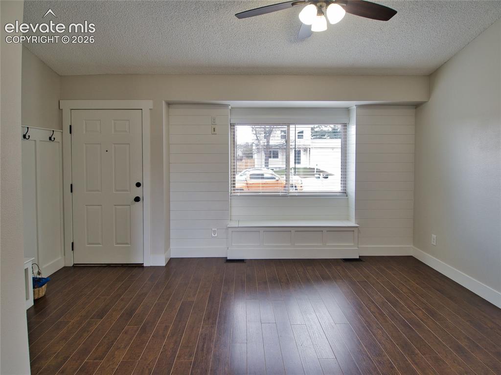 Image 6 of 39: Living Room