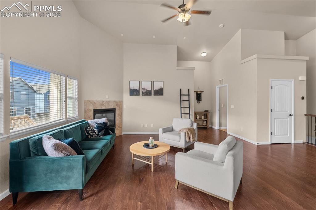 Image 13 of 41: Dining Area