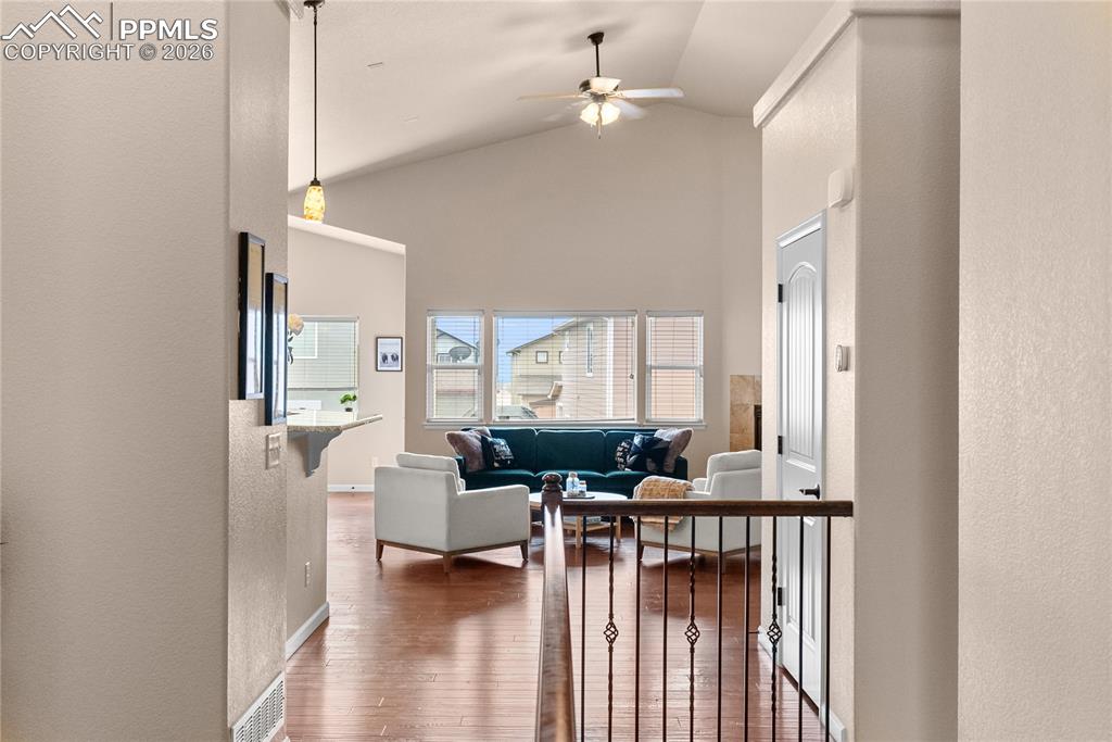 Image 5 of 41: Entry