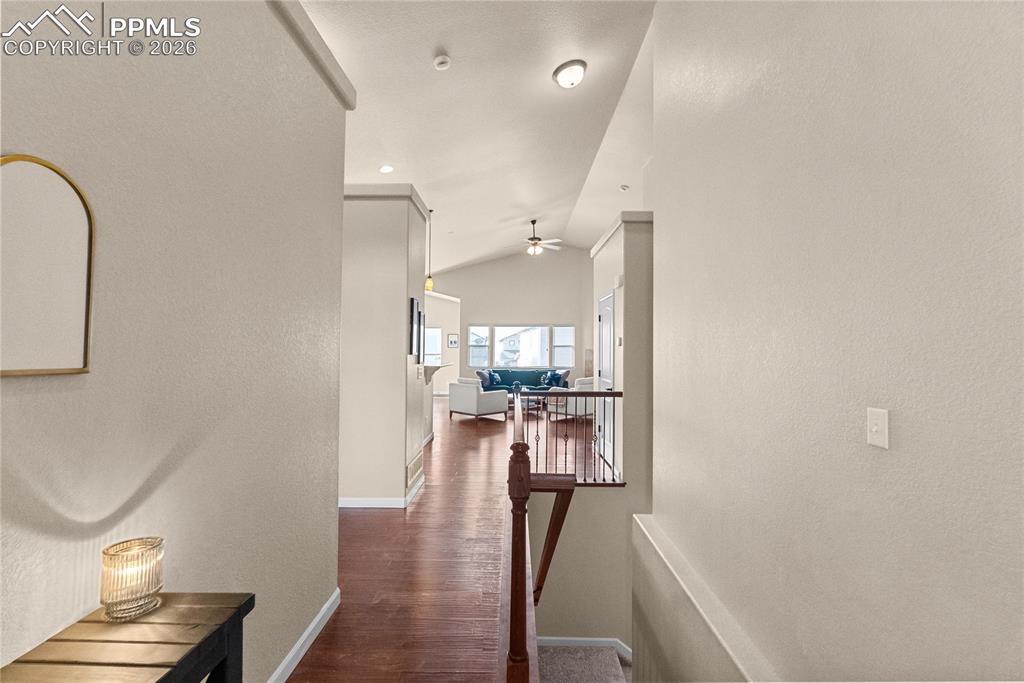 Image 6 of 41: Entry