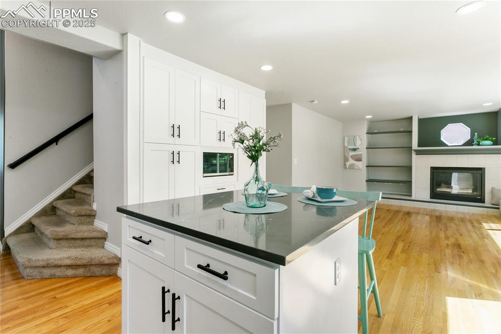 Image 17 of 48: Kitchen